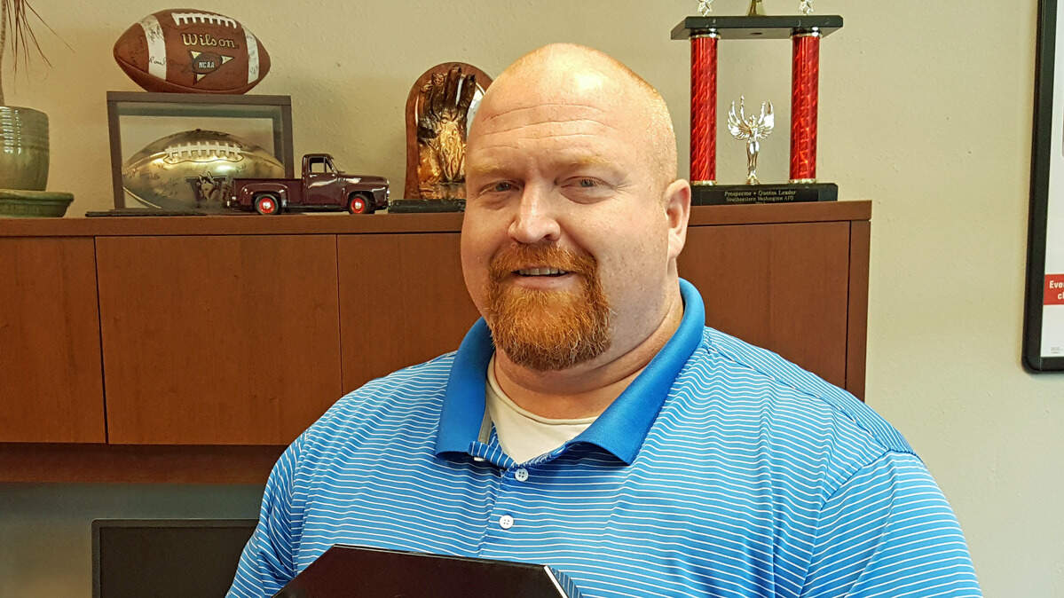 Chad Ward, a 1996 graduate of River View High School, will be inducted into the University of Washington Husky Hall of Fame in October. Ward played football for UW from 1997-2000.