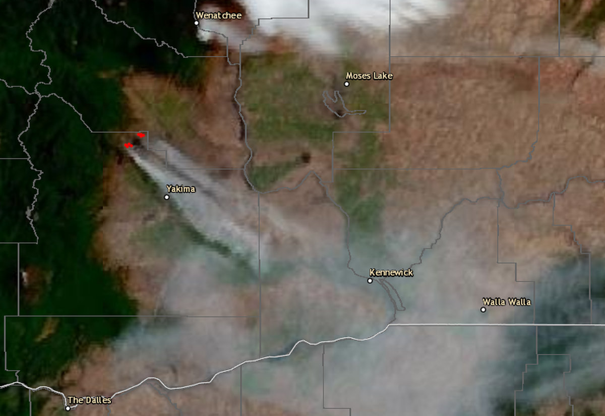 Satellte images show a line of smoke going from the Evans Canyon fire in Yakima County directly into the Tri-Cities.