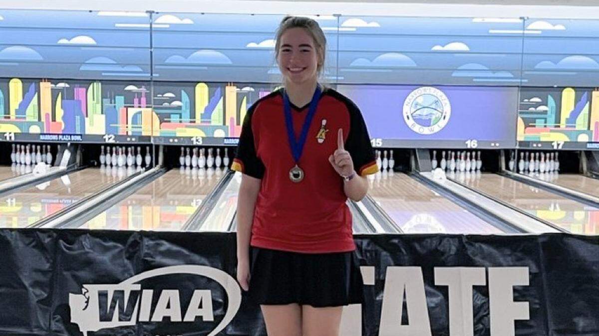 Kamiakin’s Hayden Bennett won the Washington state 4A title in February 2022.