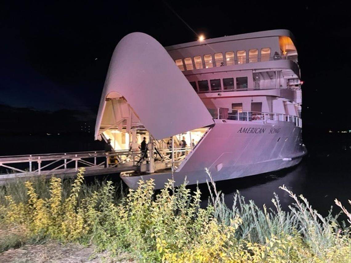 A Columbia River cruise ship beached itself near the blue bridge Friday night.