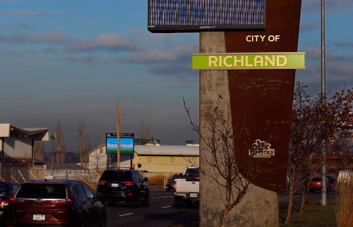 City of Richland sign on George Washington Way in Richland.