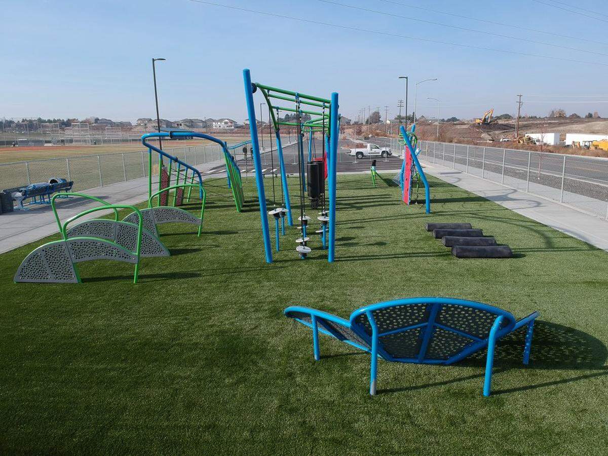 Kennewick Parks and Recreation has built a Ninja Warrior-style obstacle course in cooperation with Desert Hills Middle School.
