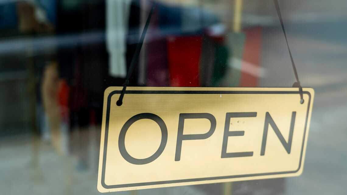 Openings: Luxury car dealer buys local dealerships + new Pasco credit union