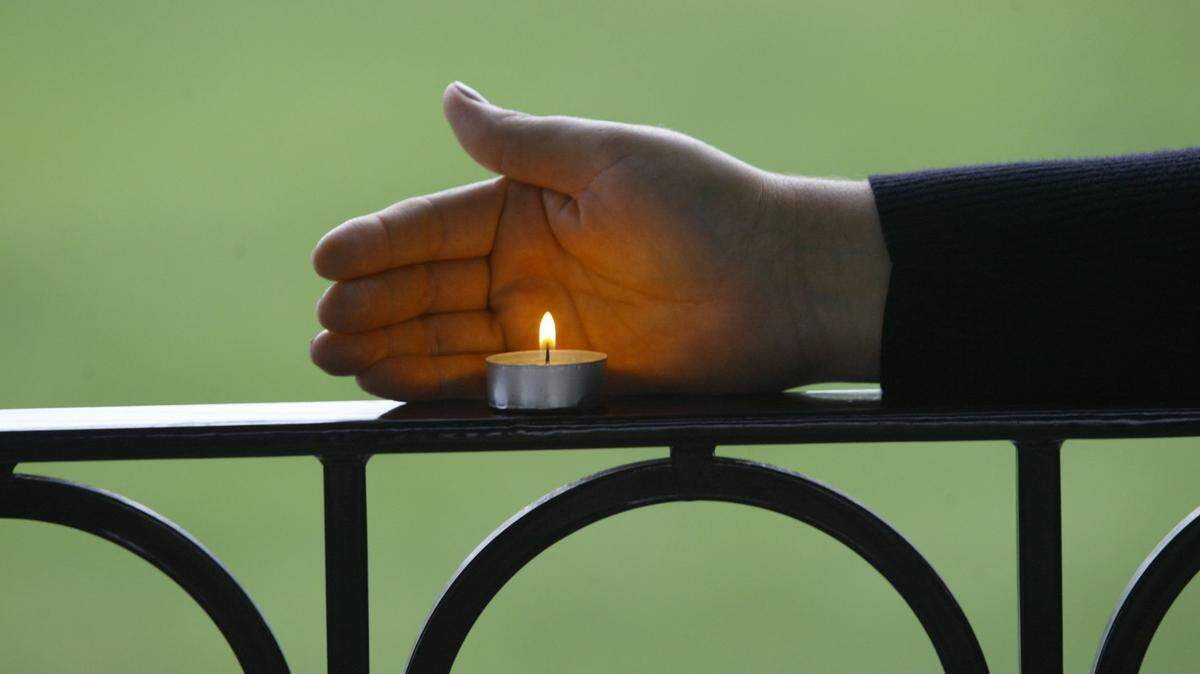 A holiday peace vigil is planned in Richland.