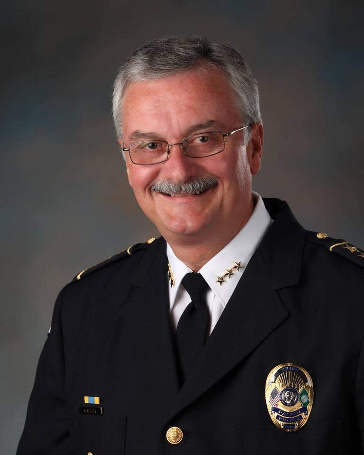 Pasco police Chief Bob Metzger