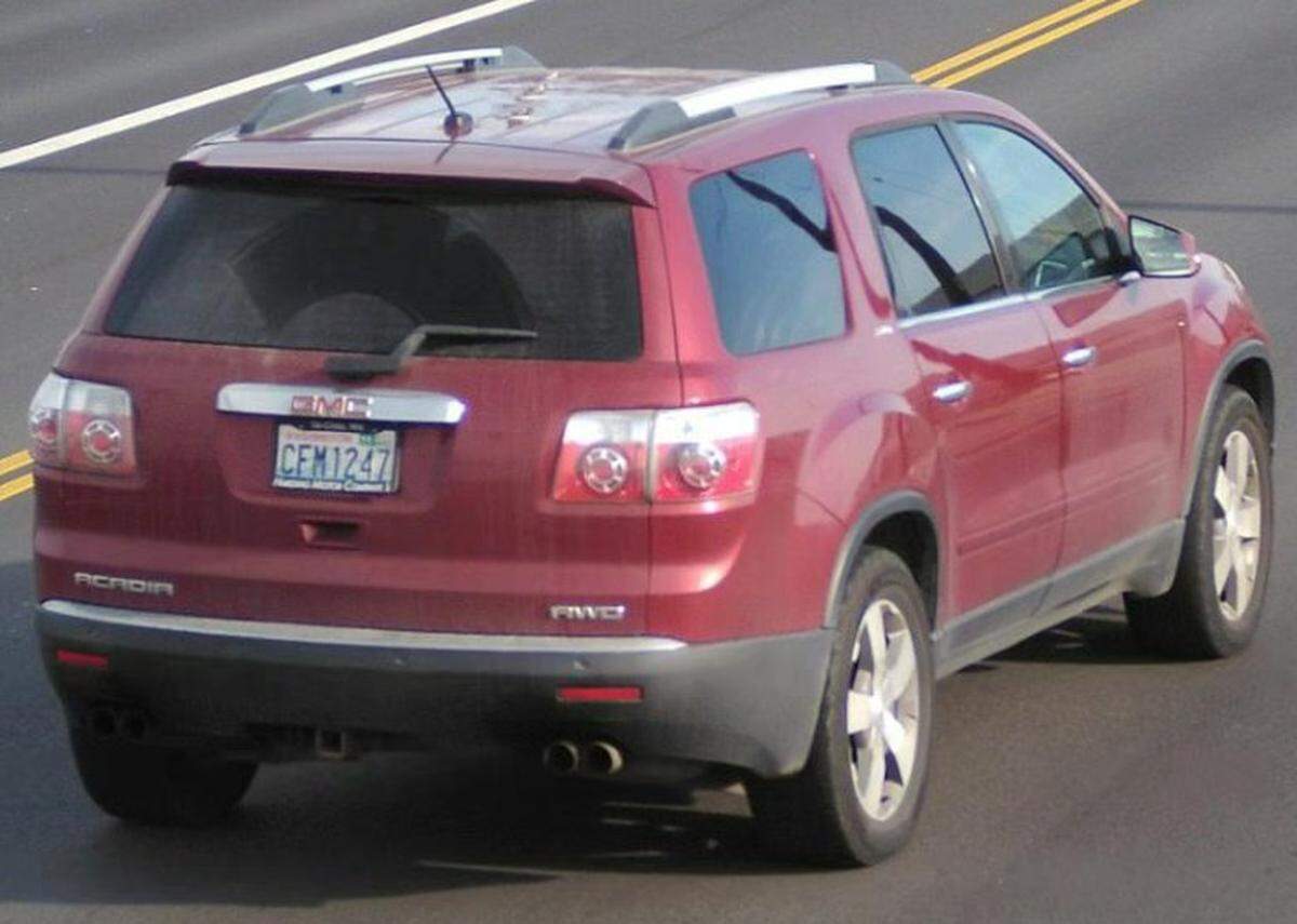 Kennewick police believe the man driving this SUV approached children and exposed himself. Investigators are asking anyone who might have information about the case to call the non-emergency dispatch number.