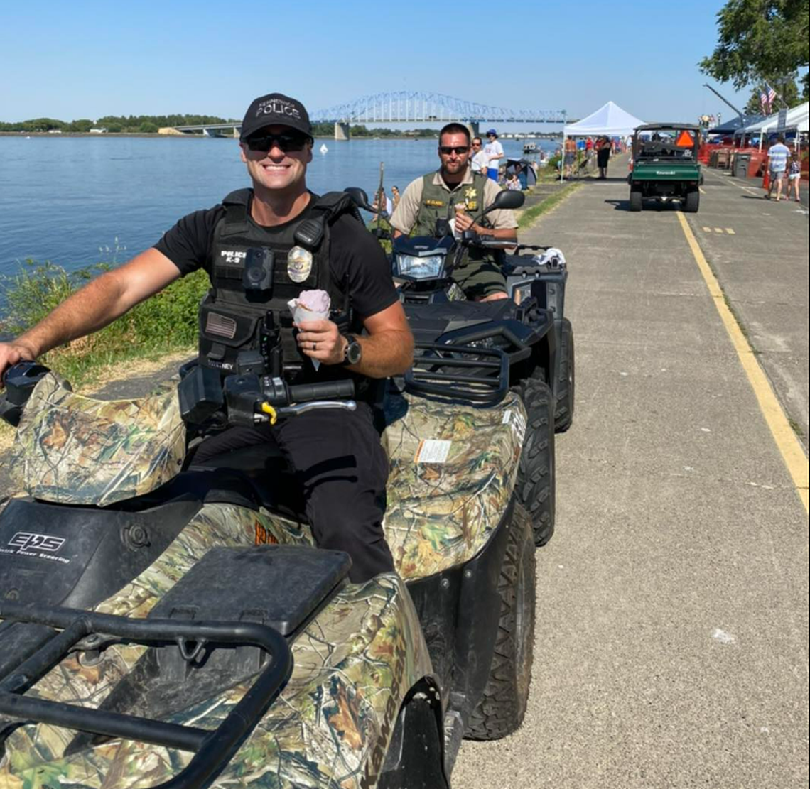 A Kennewick officer and Benton County Sheriff’s deputy had time to cool off with an ice cream this weekend at the Columbia Cup events in Columbia Park. There was just one arrest in the park this year.