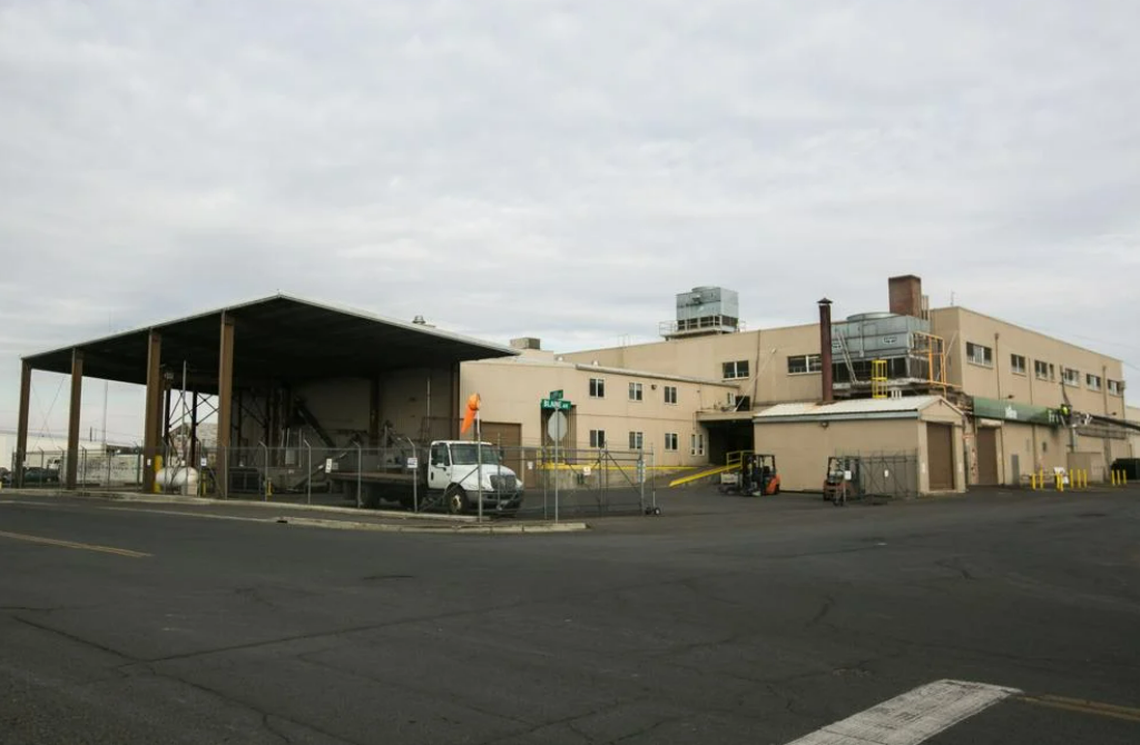The former Valley Processing Inc. plant in Sunnyside is shown. It is accused of selling rotten and contaminated fruit juice, including for school lunch programs.