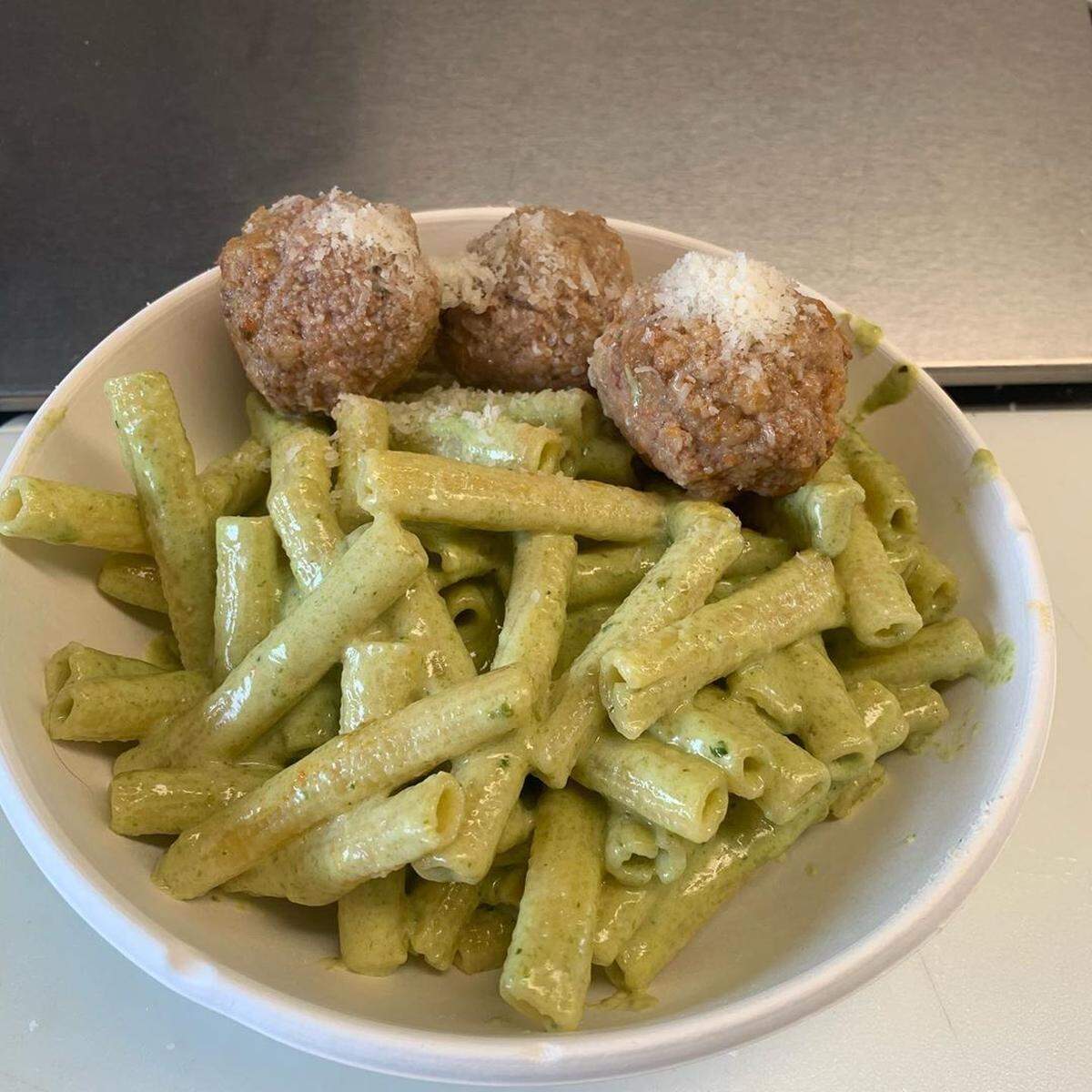 Impastables food truck recently opened at 7425 W. Clearwater in Kennewick serving fresh Italian pasta dishes. Impastables makes fresh pasta daily along with handmade sauces and locally-sourced meats and produce.