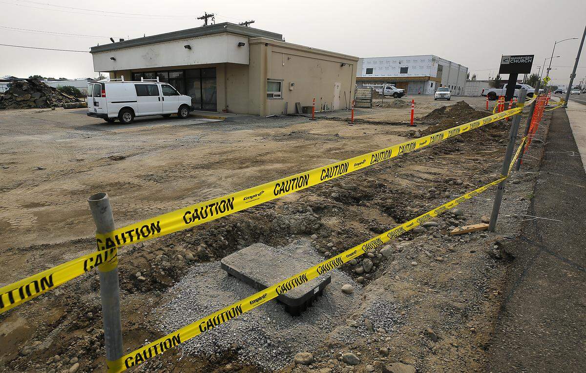 Work is underway at 5225 W. Canal Dr in Kennewick to convert a former car sales lot and building into a coffee shop. The former 7-11 building is on the corner with North Edison Street. 