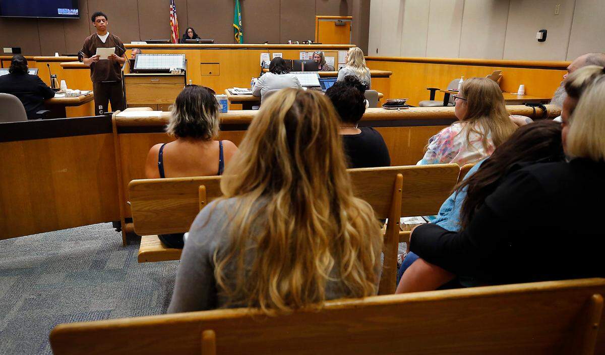 Stuart B. Walker reads a letter of apology to the family members and friends of murder victim Patrick Romero Monday in Benton County Superior Court during his sentencing hearing. Judge Norma Rodriguez sentenced him to 10 years in prison for the February, 2020 fatal shooting of Romero, 21, in a West Bruneau Place parking lot, near Highway 395.