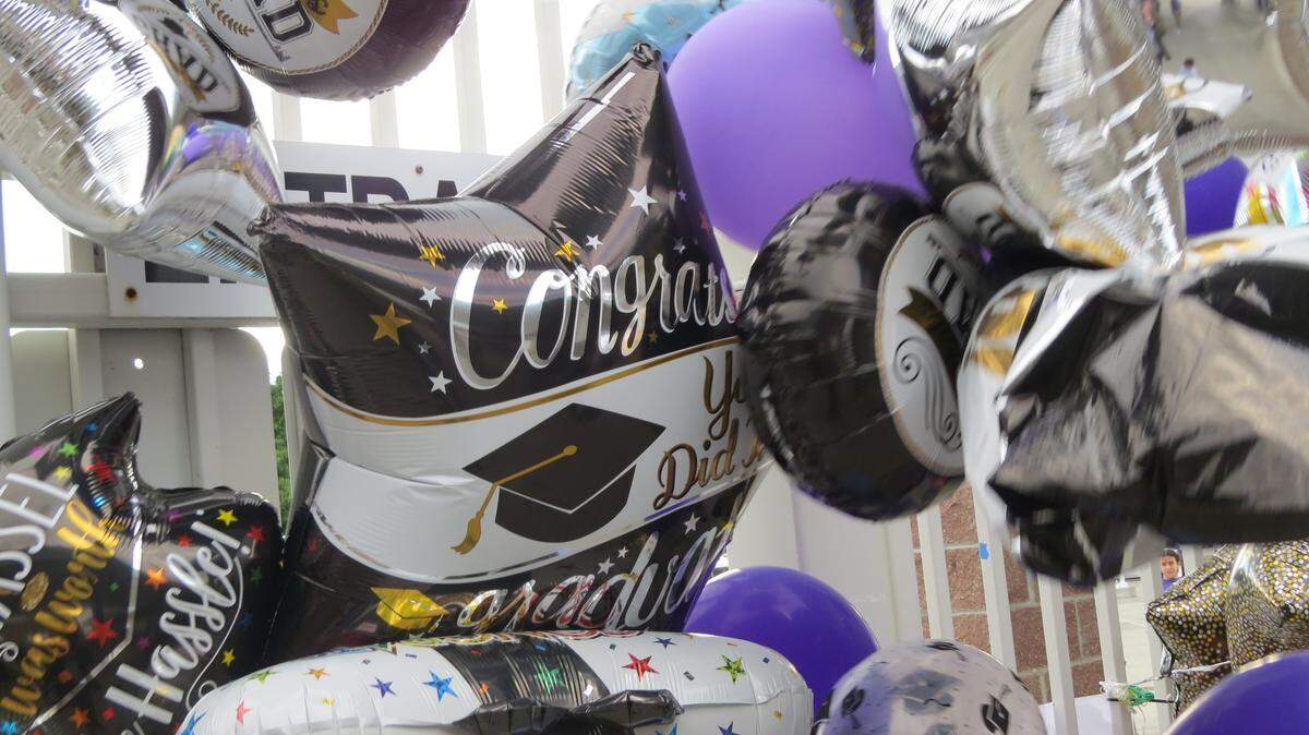 2023 graduation dates, times and locations around the Tri-Cities region