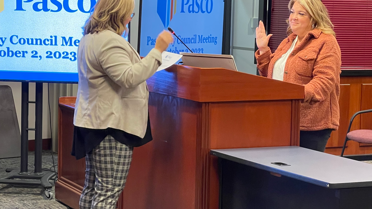 Melissa Blasdel, a lifelong Tri-City resident and hotelier whose family has deep ties to the area, is sworn in as a new Pasco city councilwoman.