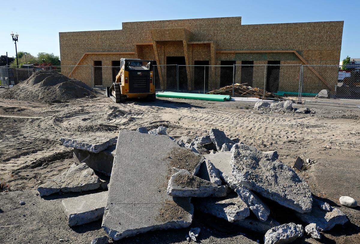 A new commercial builiding is under construction at 1304 N. Fourth Ave. in Pasco. Octavio Rodriguez is building a 4,000-square-foot building at Fourth and Marie, north of Atomic Foods in central Pasco.