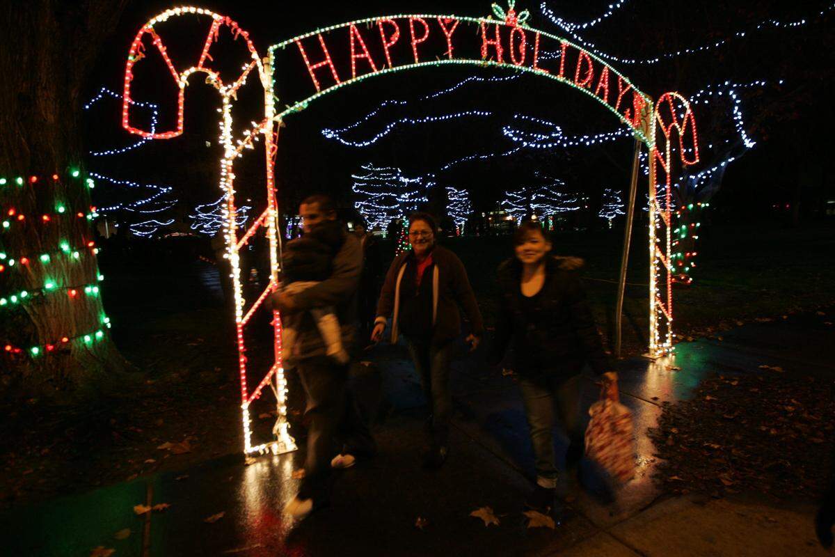 The annual Festival of Lights kicks off Friday at John Dam Plaza in Richland.