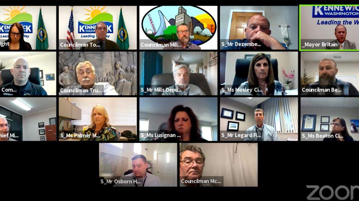 This screenshot shows the Kennewick City council members and city staff during a remote council meeting.
