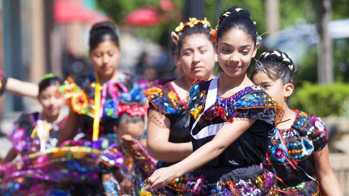 Sunnyside’s Cinco de Mayo event to one of the largest Hispanic celebrations in the Pacific Northwest. This was the 34th year with over 100 vendors, dancing horses, live entertainment, traditional music and food planned.