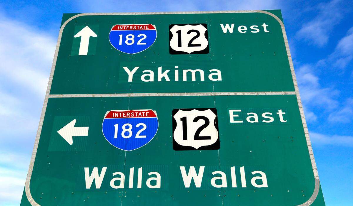 Traffic sign near interchange for Interstate 182 and Highway 12 off North 20th Avenue in Pasco.