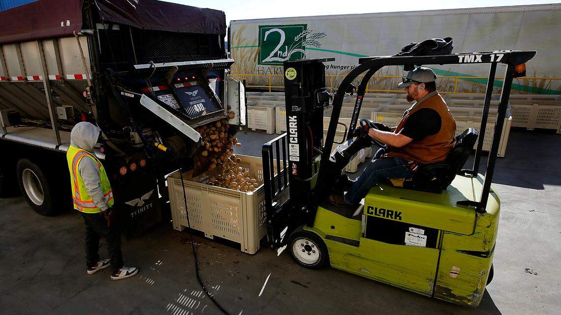 Hunger’s ‘perfect storm.’ Cuts in funding leave food banks scrambling to feed Tri-Citians