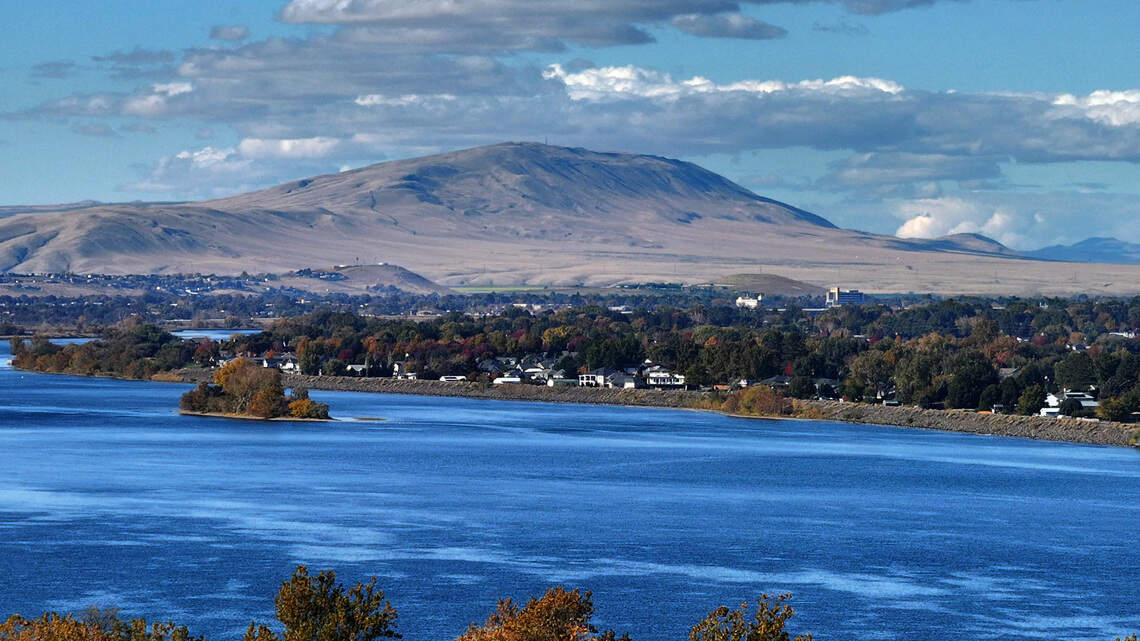 Experts explore Rattlesnake Mountain access at Badger Club forum