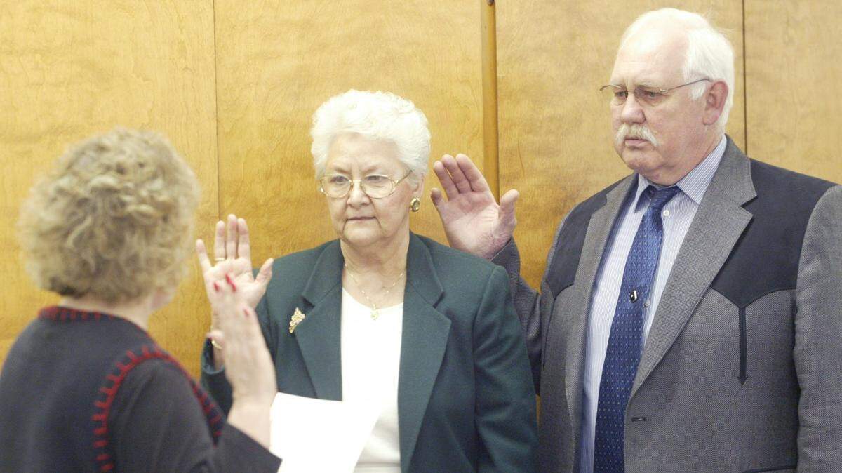 Franklin County Commissioner Neva Corkrum took the oath office in 2004 after being re-elected. Next to her was the newly elected commissioner, Bob Koch.
