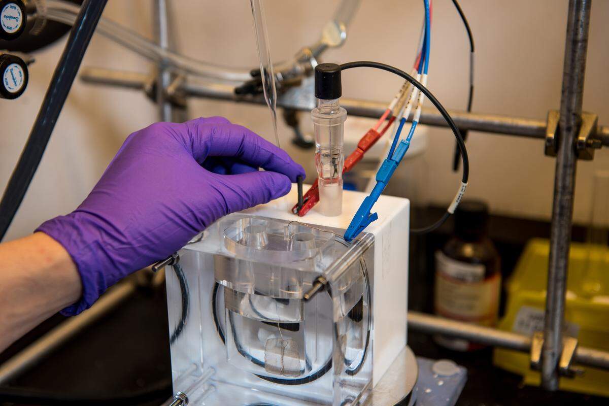 PNNL researchers are developing and testing nanoparticles—specifically designing the tiny materials with properties that may make catalysts react faster, last longer or cost less.