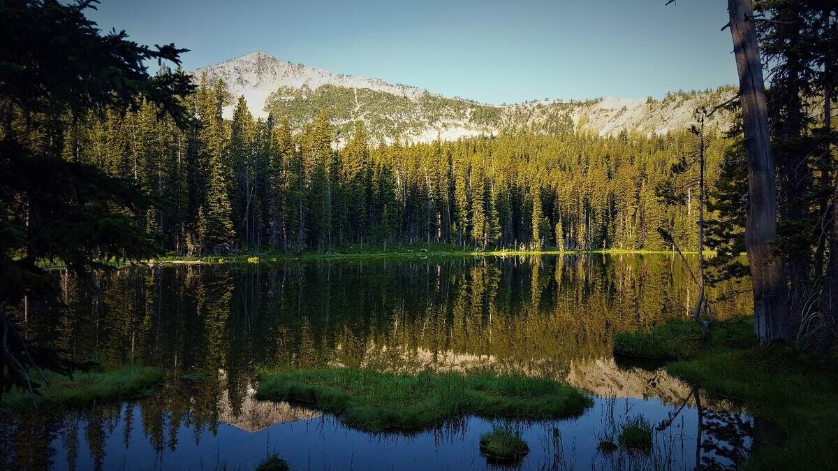 Lost Lake looking up at the Elkhorn Crest.
