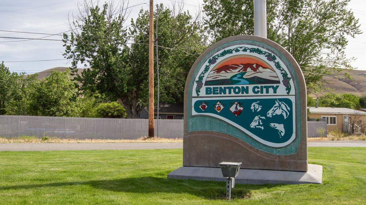 Benton City welcome sign.