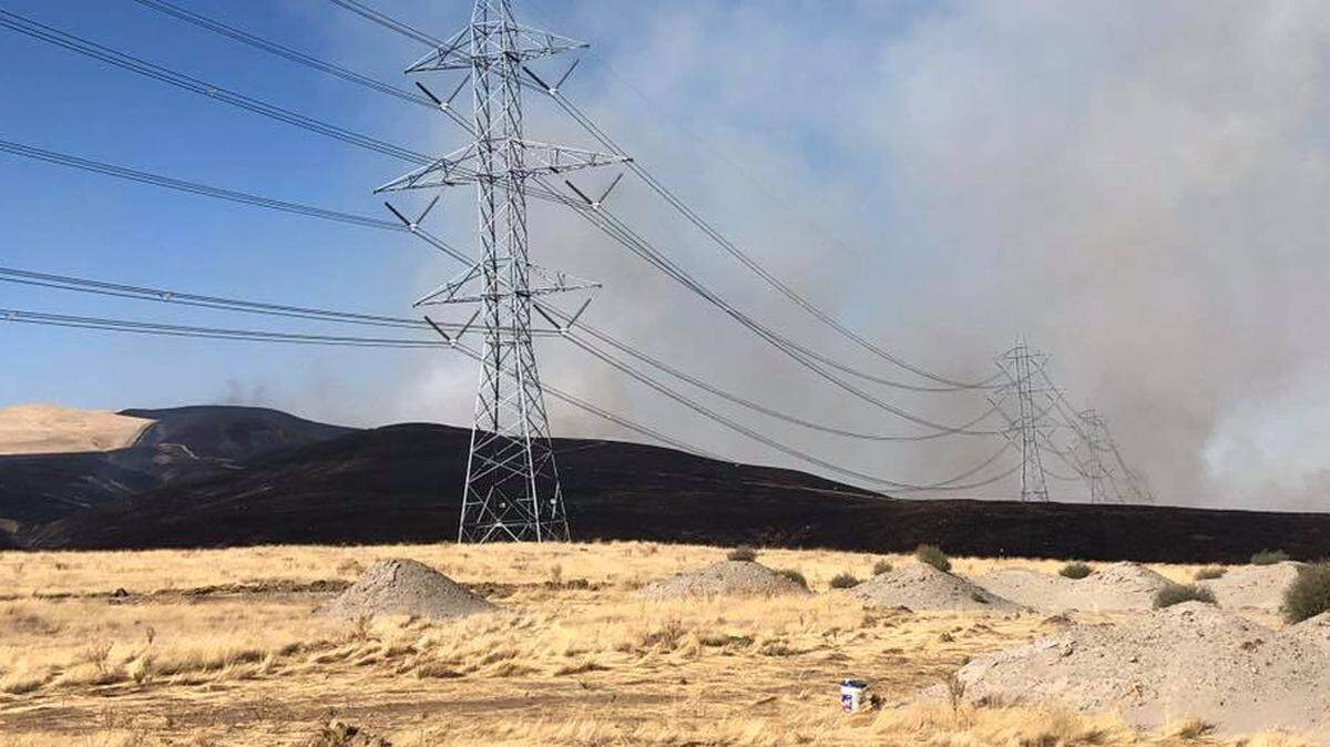 A wildfire just north of Benton City has scorched more than 4,000 acres since it started Saturday afternoon. The cause remains under investigation.