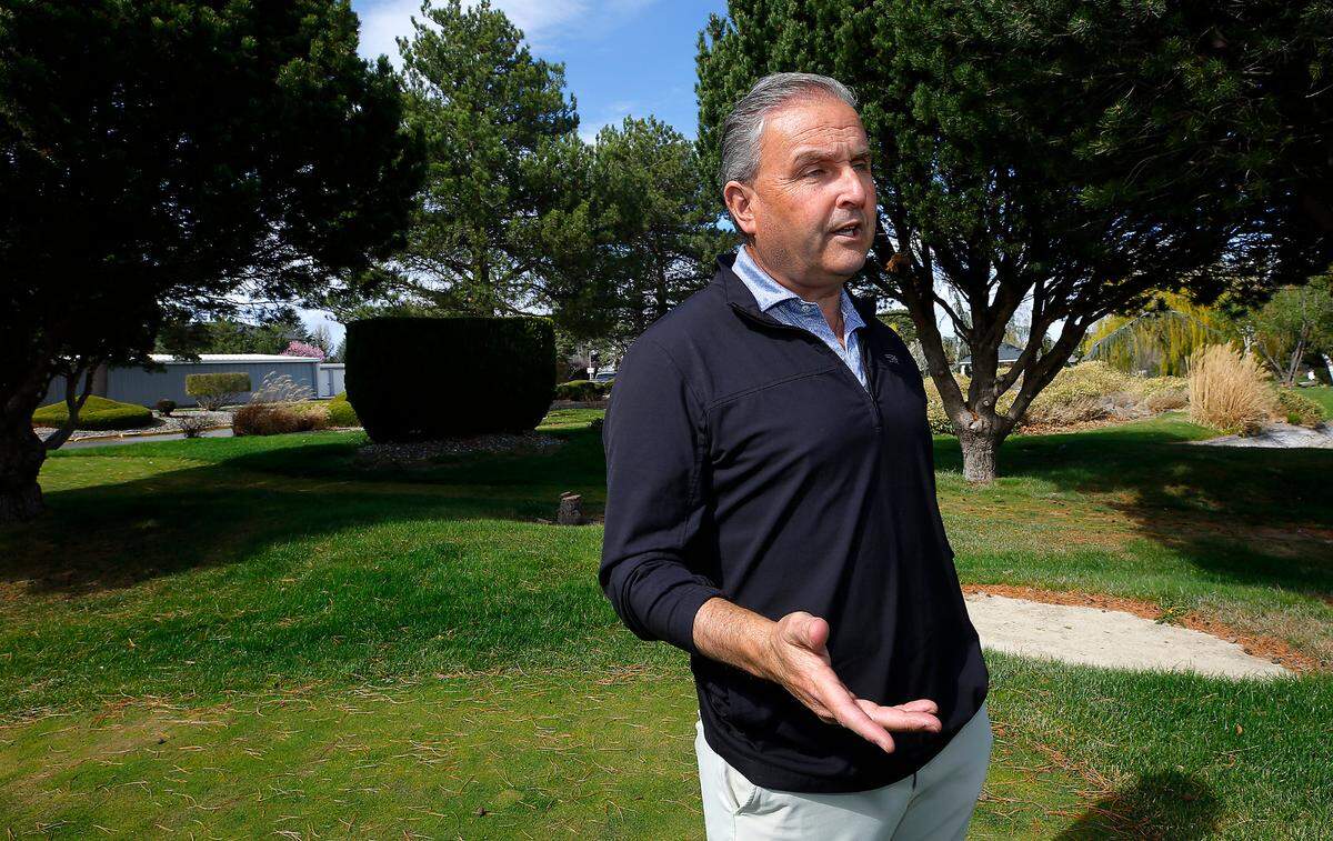 Matt Mandell, Canyon Lakes Golf Course general manager, discusses the $8 million project at the Kennewick golf course that will improve parking, provide a better dining experience and a new home for Golf Universe. It also means tearing out its picturesque but little used putting course as well as its existing cart shed.