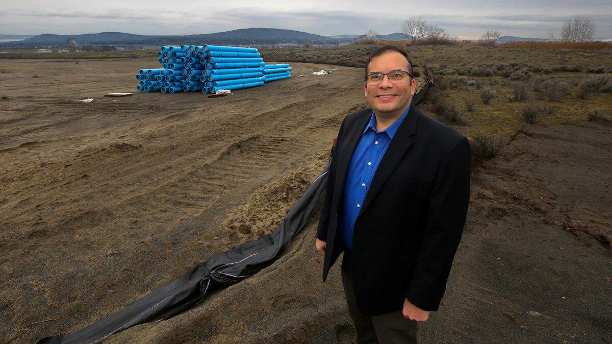 Former Pasco Mayor Matt Watkins, Pasco Aquatics Center project manager, plans a new run for office.