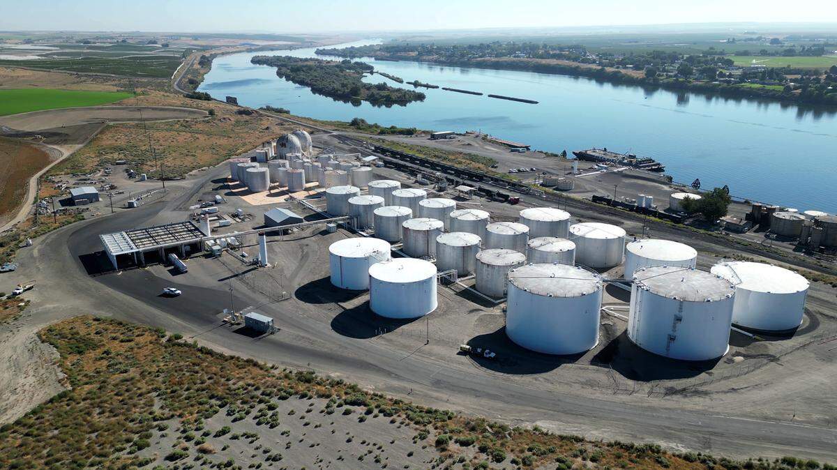 Tidewater Terminal Co.’s terminal and new truck bay is along the Snake River in Pasco.
