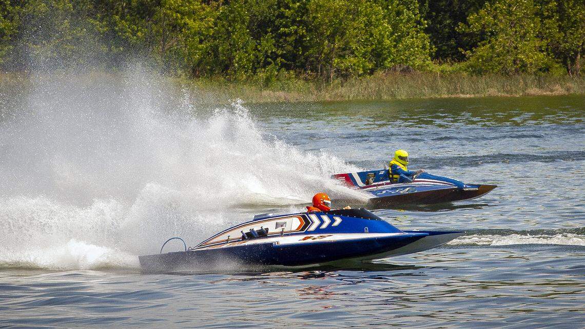 Western WA driver dies after power boat flips at Tri-Cities regatta