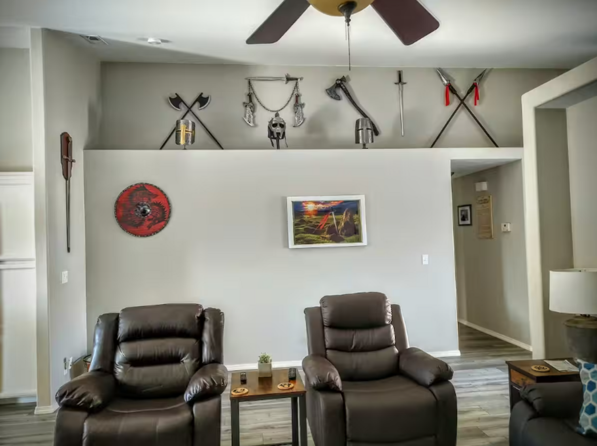 Photo from “The Arthur House” Pasco Airbnb listing.