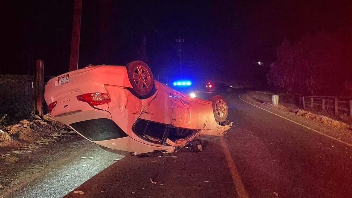 Drivers flee rollover crashes near Tri-Cities. Richland wreck hurts man and child