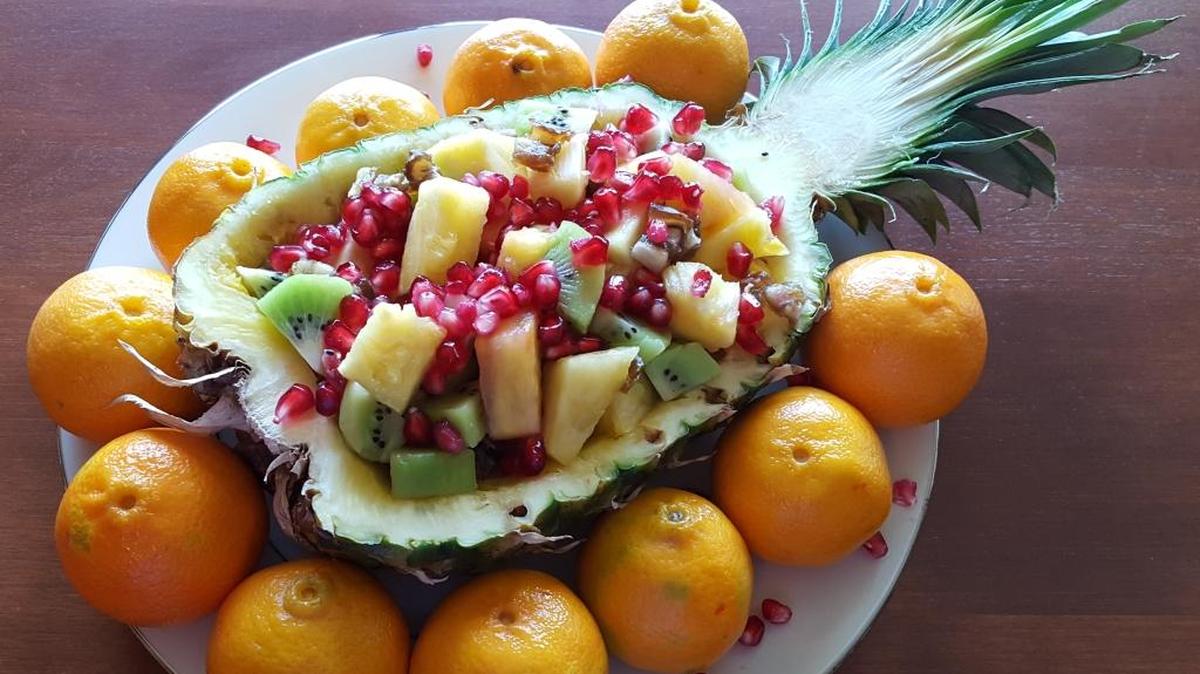 Pineapple boat