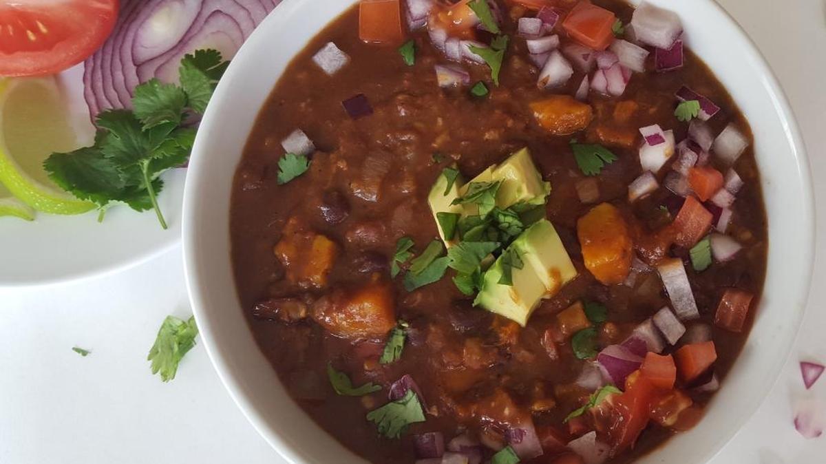 This Slow Cooker Black Bean and Sweet Potato Chili is a healthy meal for breastfeeding moms.