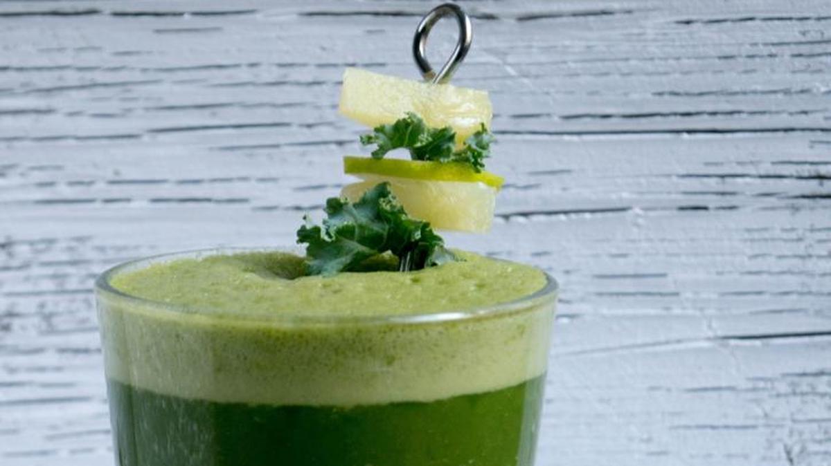 Lower cancer risk by watching your weight, quit tobacco products and eat a variety of plants, like this Green Smoothie.