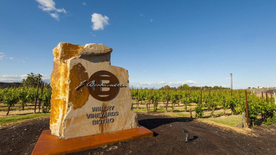 WA wine pioneer Bookwalter dies. He helped make the state the 2nd largest U.S. producer