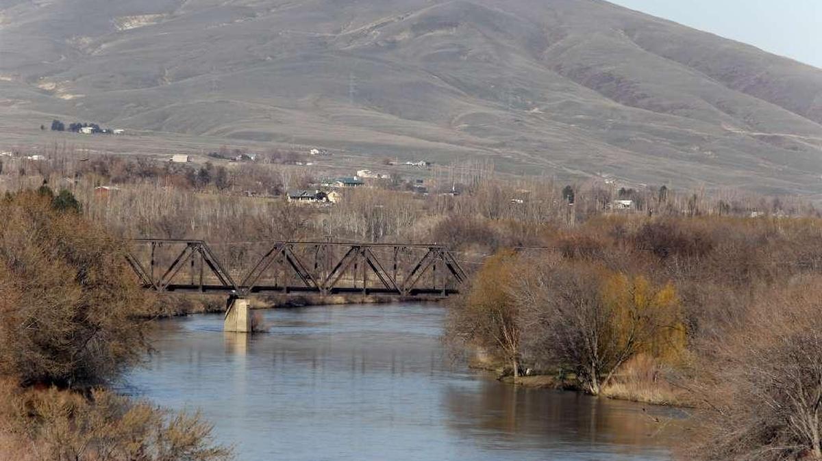 The Yakima River winds through Benton City as seen from Demos Road.