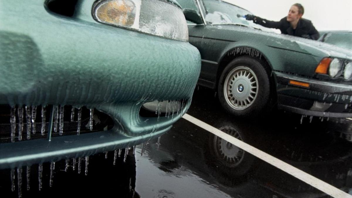 A wintery mix that could include snow, freezing rain, rain and sleet is forecast for the Tri-Cities on Dec. 28, possibly starting to fall by late morning.