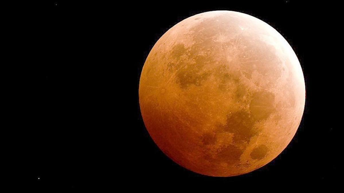 
A rare blood moon will rise Sunday over the Mid-Columbia.
