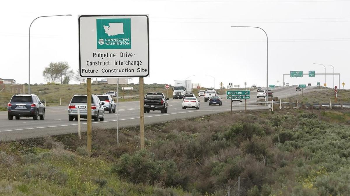 Kennewick plans an open house May 10 on plans to build an overpass at Ridgeline Drive and Highway 395 in the fast-growing Southridge neighborhood.