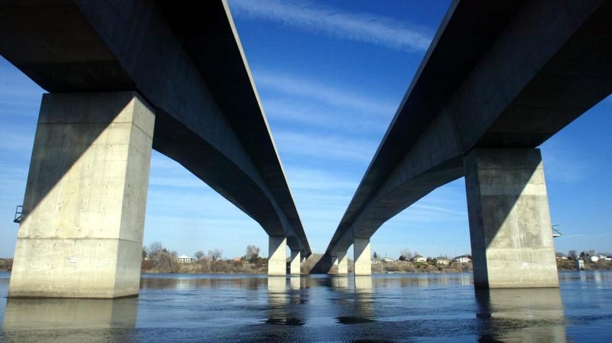 A Pasco woman was hurt late Thursday on Interstate 182 just east of the Lee-Volpentest Bridge.