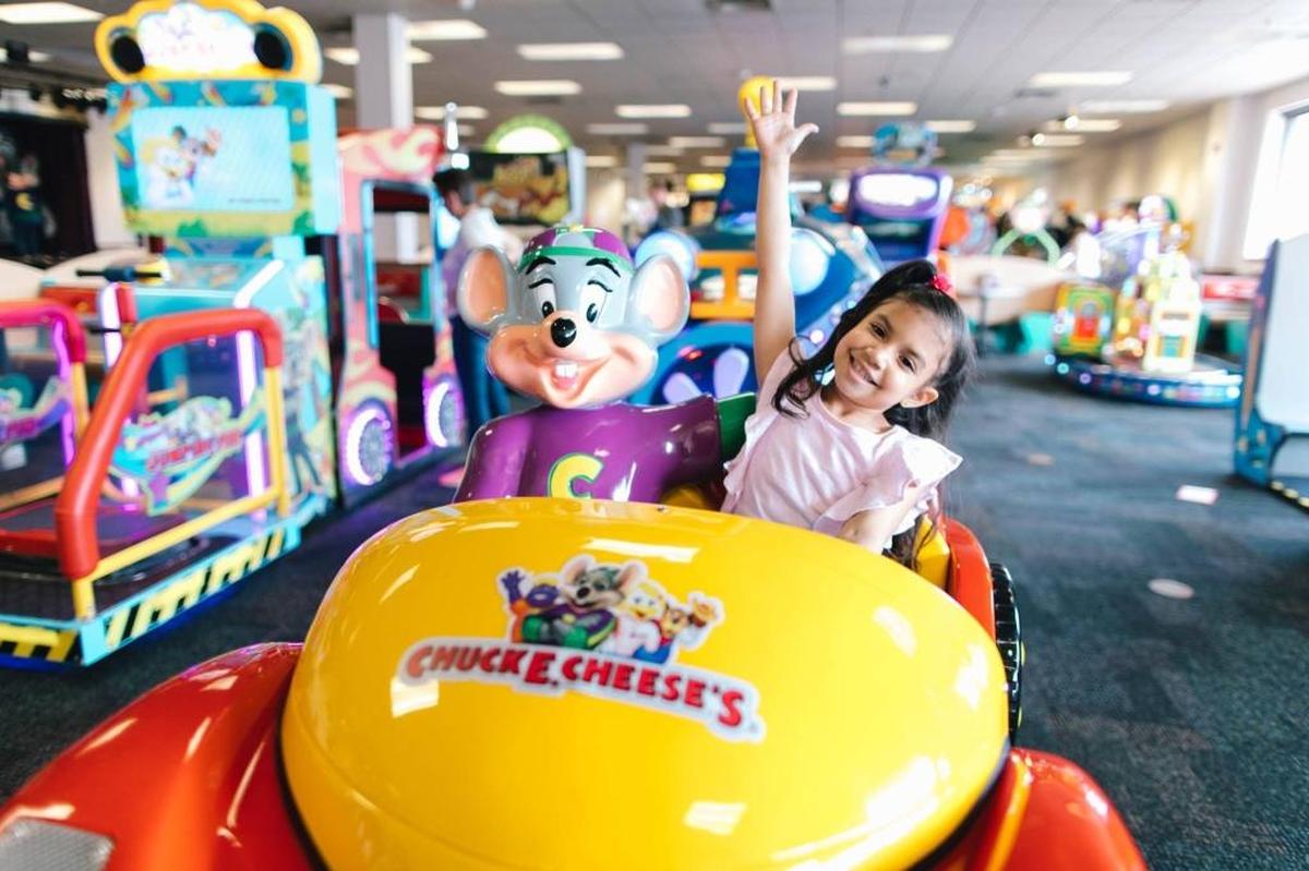 The perennial kid-favorite Chuck E. Cheese’s is building a new restaurant in Kennewick to replace its aging location in Richland.
