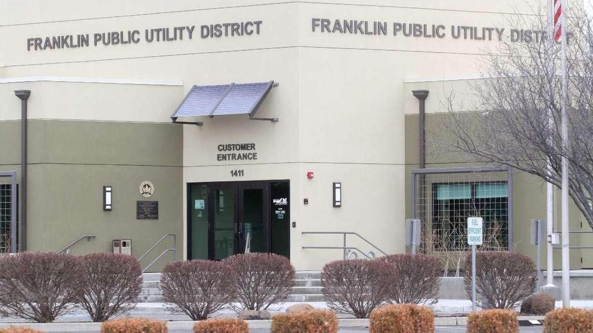 A rate advisory committee is recommending that Franklin PUD rates be raised starting May 1.