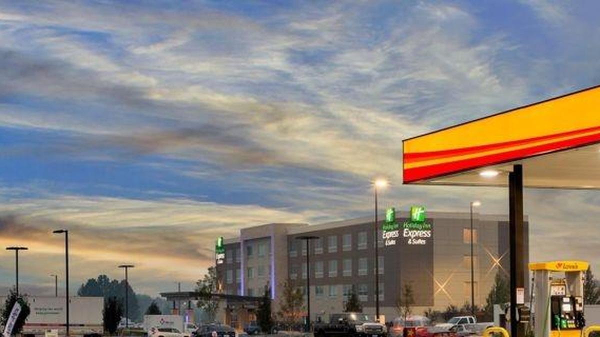 Love’s Hospitality and InterContinental Hotels Group announce the official opening of their new 75-room Holiday Inn Express & Suites in Prosser, next to the recently opened Love’s Travel Stop.