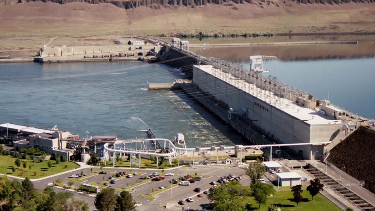 The lock at McNary Dam near Umatilla has reopened to river traffic.