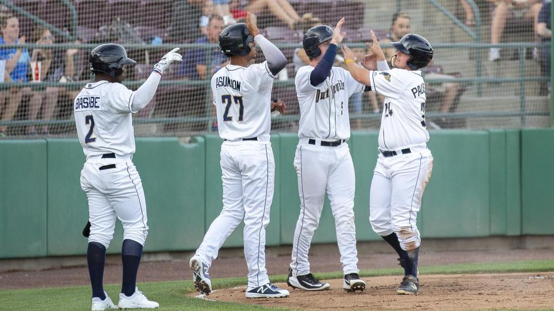 Chiawana grad takes to the court in debut against WSU