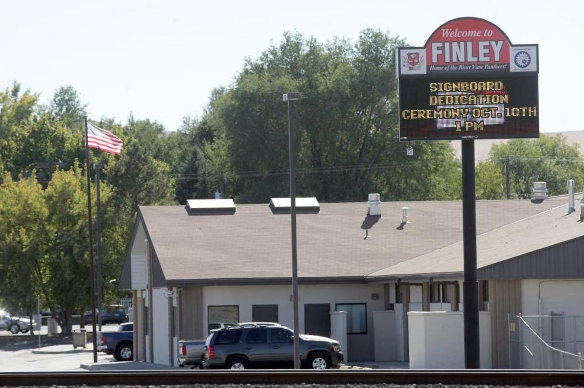 The smell of marijuana permeating school buildings is “ridiculous,” Superintendent Lance Hahn told Benton County Commissioners during a meeting this week. Finley residents are angry over the stench from the pot harvest in October.